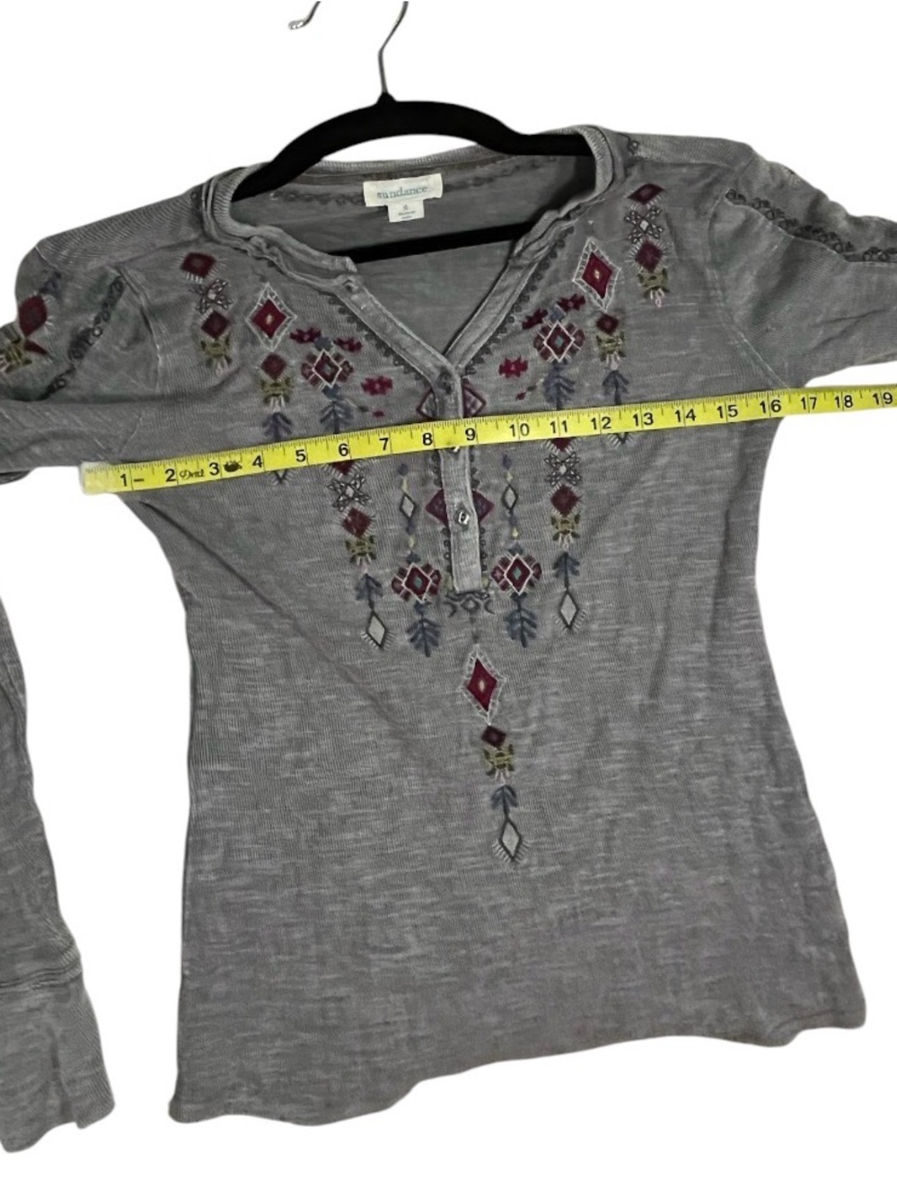 Sundance Grey Embroidered V Neck Willow Geo Henley Size Small - Picture 8 of 9